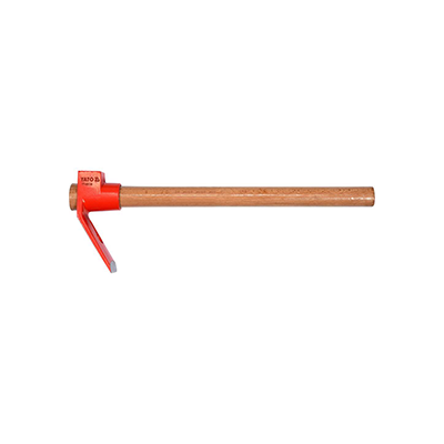 Carpenter Axe with Nail Puller